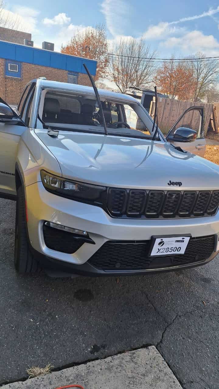 Cambio-parabrisas-jeep