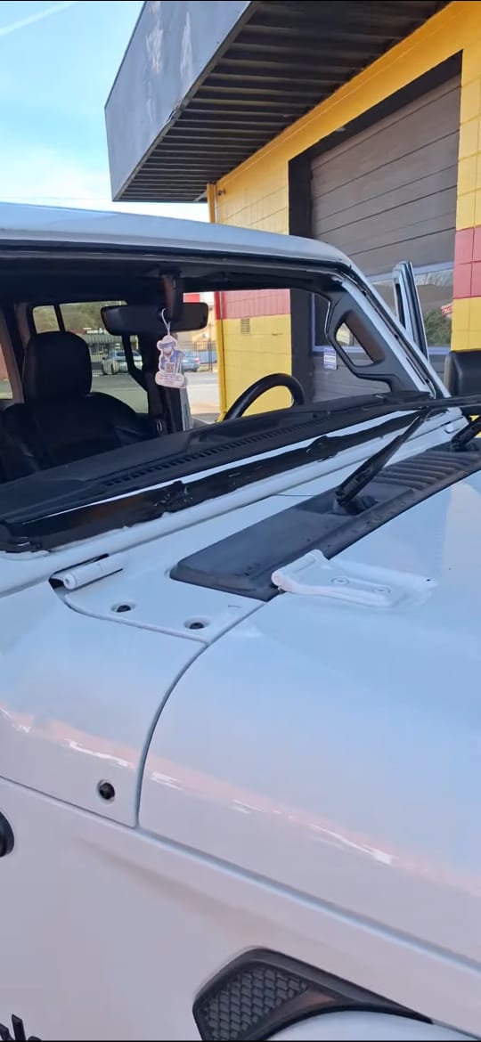 Parabrisas-Jeep-Wrangler